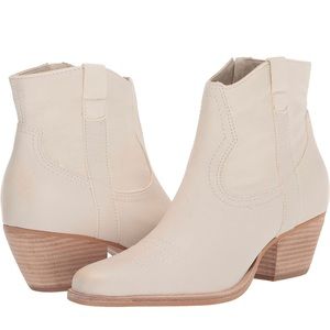 BRAND NEW Dolce Vita Women’s Silma Boot Ivory Sz 8